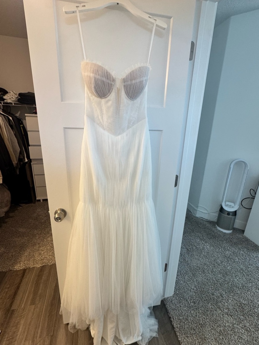 Elegant White Strapless Tulle Wedding Gown with Sheer Corset Bodice